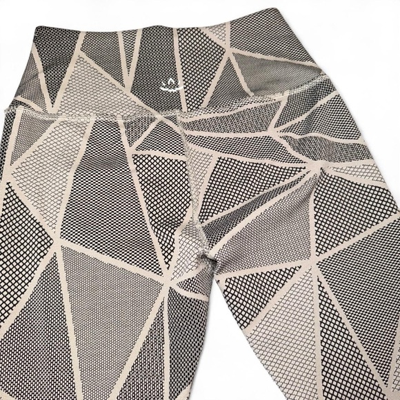 Beyond yoga breakout geometric high waist midi legging geometric patchwork SZ XL - Picture 6 of 7